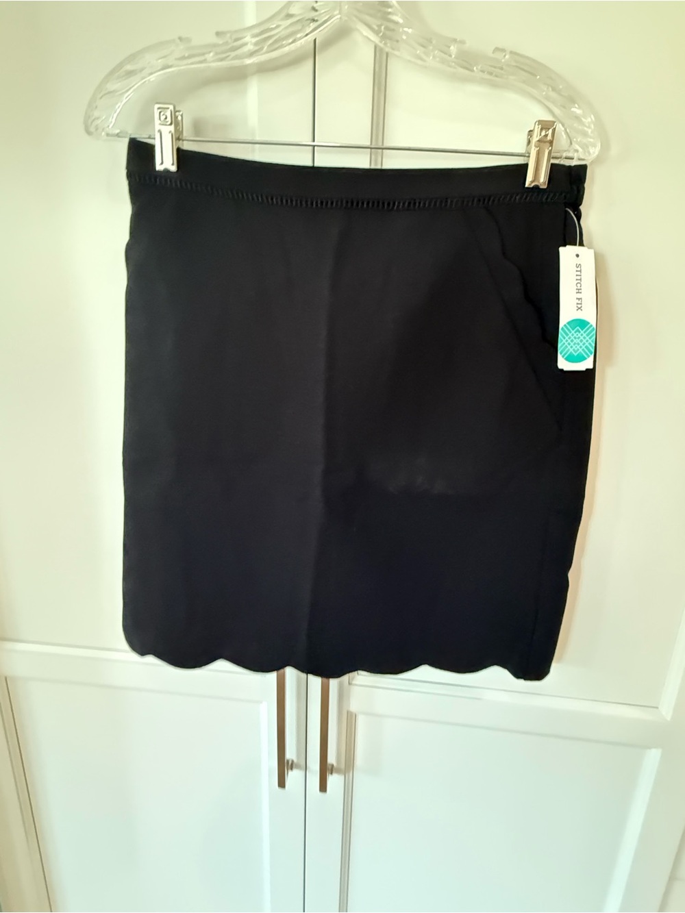 Skies Are Blue Black Scalloped Hem Pencil Skirt